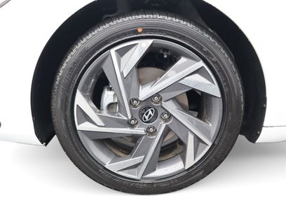 New 2025 Hyundai Elantra Limited