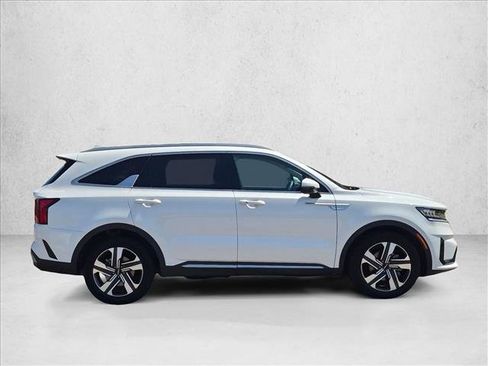 Used 2023 Kia Sorento EX w/ Panoramic Sunroof Package AWD/4WD image 4