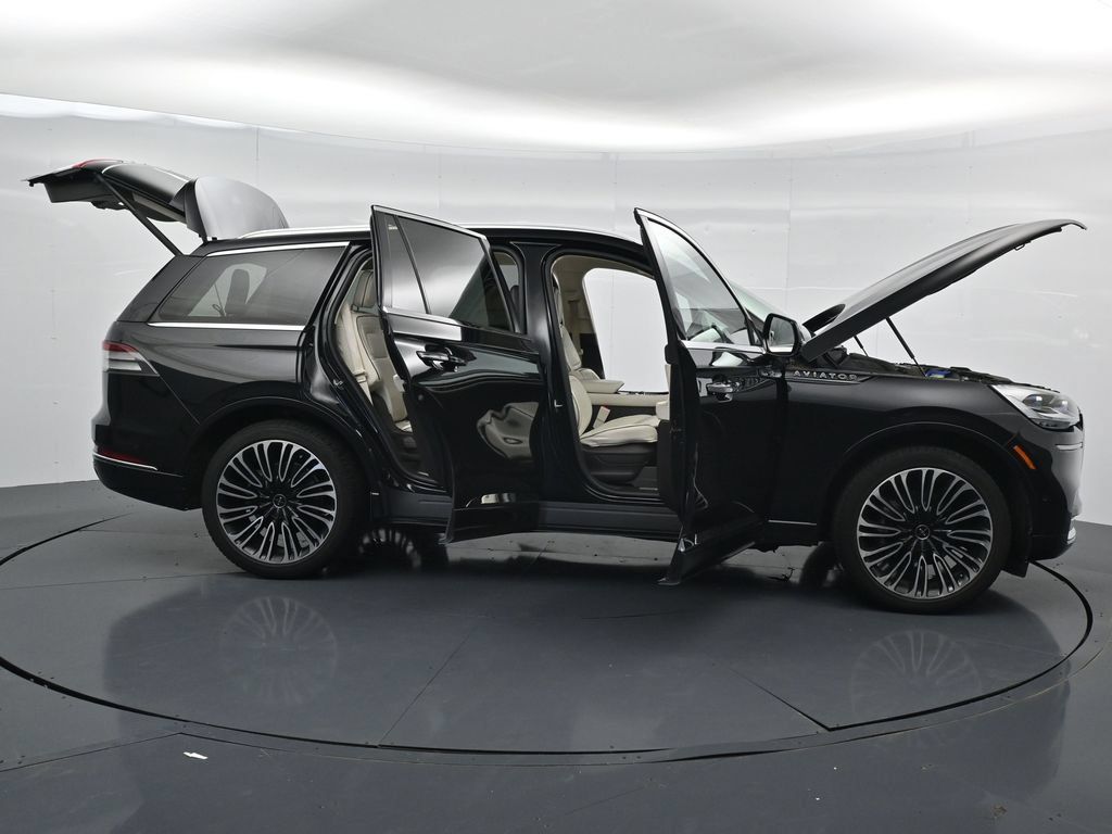 Used 2021 Lincoln Aviator Black Label w/ Class IV Trailer Tow Package AWD/4WD image 20