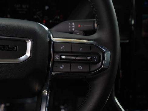 Used 2025 GMC Yukon XL Denali image 20