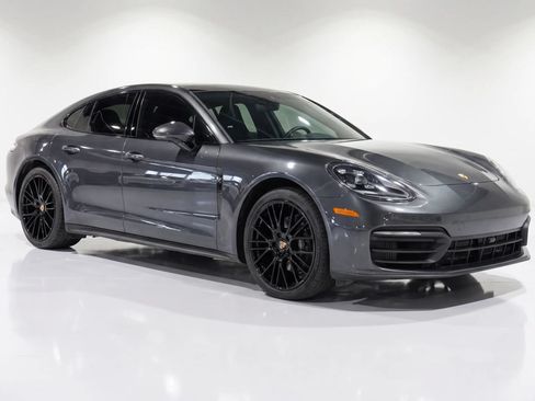 Used 2022 Porsche Panamera w/ Premium Package RWD image 1