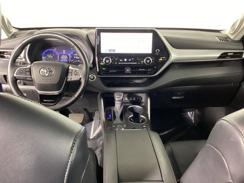 Used 2024 Toyota Highlander Platinum AWD/4WD image 20