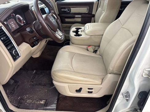 Used 2017 RAM 1500 Laramie w/ Convenience Group AWD/4WD image 13