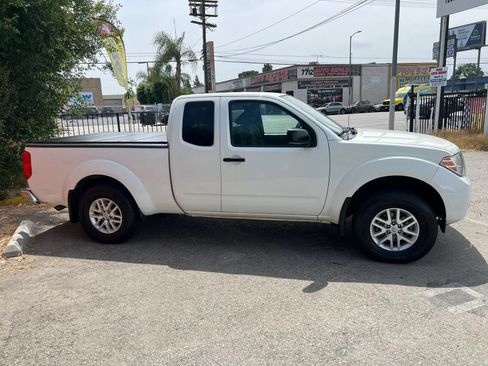 Used 2019 Nissan Frontier SV RWD image 3