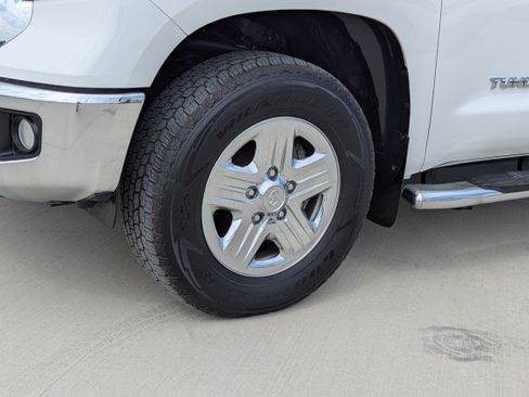 Used 2021 Toyota Tundra SR5 AWD/4WD image 10