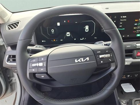 New 2025 Kia K4 EX image 14