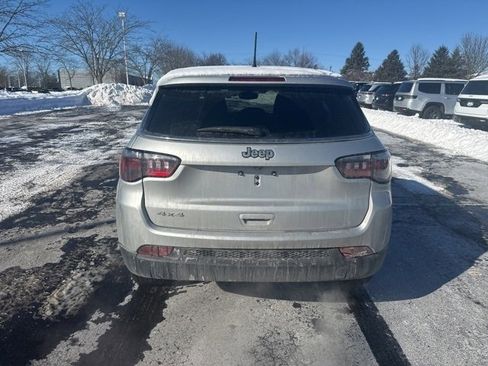 Used 2024 Jeep Compass Sport image 4