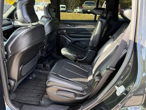 Used 2022 Jeep Grand Cherokee L Overland w/ Advanced Protech Group III image 18