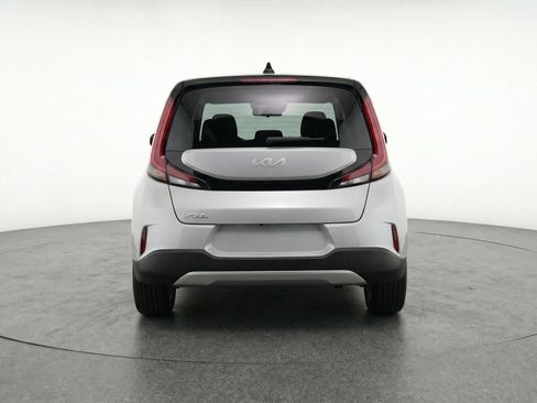 Used 2025 Kia Soul LX w/ LX Technology Package FWD image 7