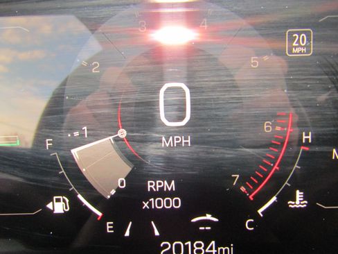 Used 2025 GMC Acadia Elevation FWD image 24