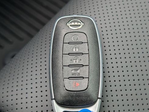 Used 2023 Nissan Rogue Platinum w/ Platinum Premium Package FWD image 32