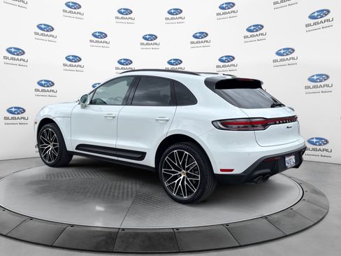 Used 2026 Porsche Macan AWD/4WD image 3