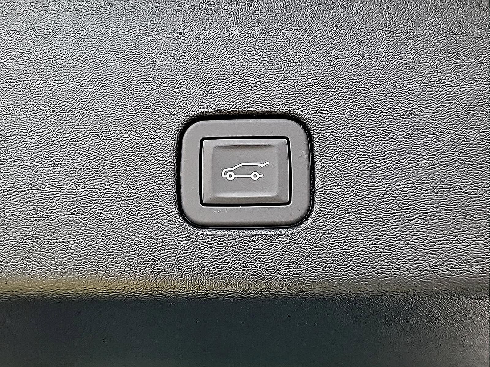 Certified 2026 Cadillac Optiq Sport 1 AWD/4WD image 30