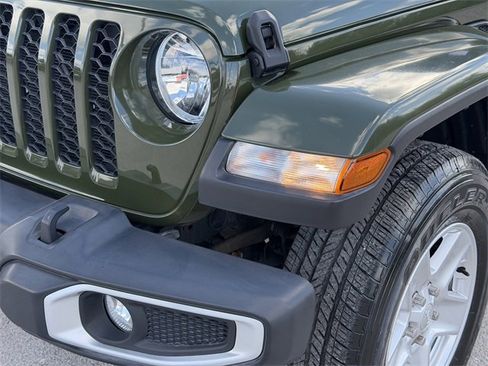 Used 2021 Jeep Gladiator Sport image 8