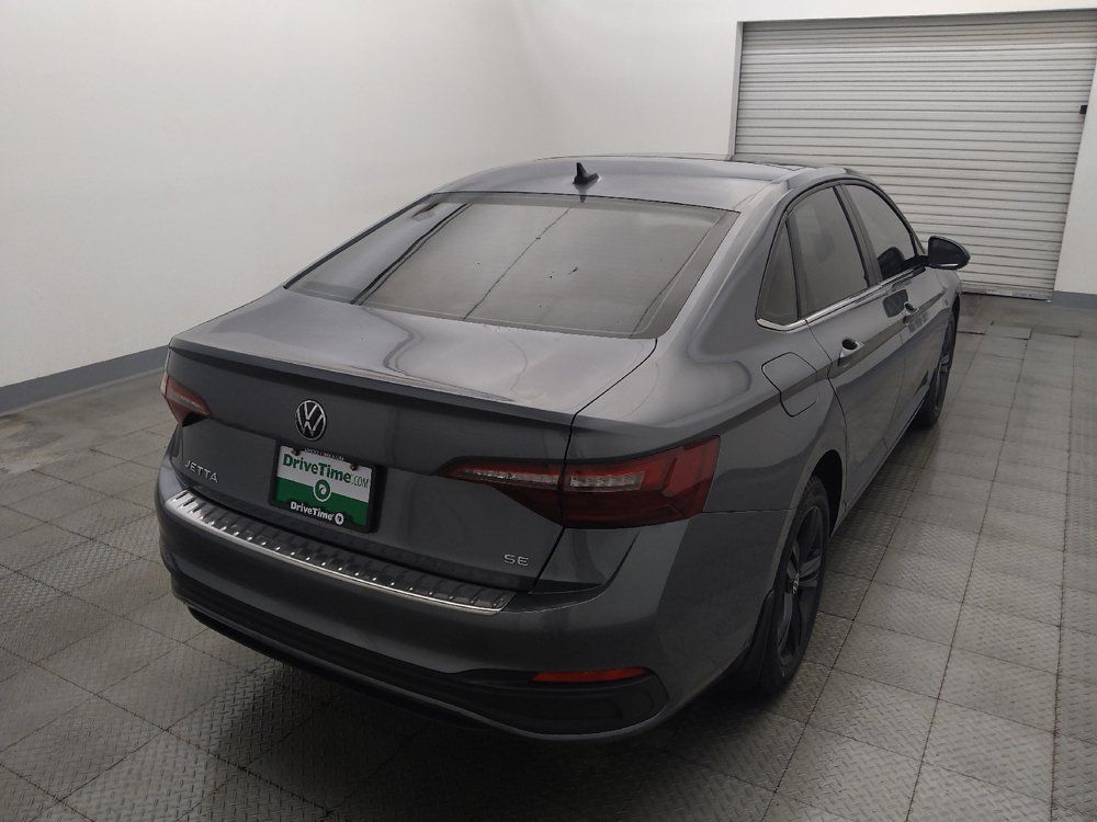 Used 2024 Volkswagen Jetta SE w/ Panoramic Sunroof Package FWD image 7