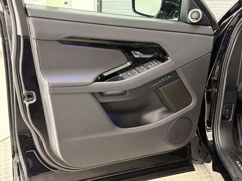 Used 2025 Land Rover Range Rover Evoque Dynamic SE AWD/4WD image 14