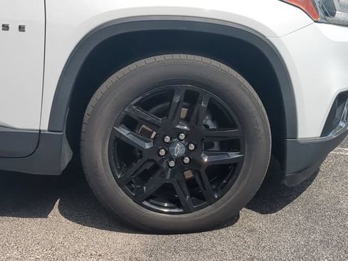 Used 2021 Chevrolet Traverse LT FWD image 11