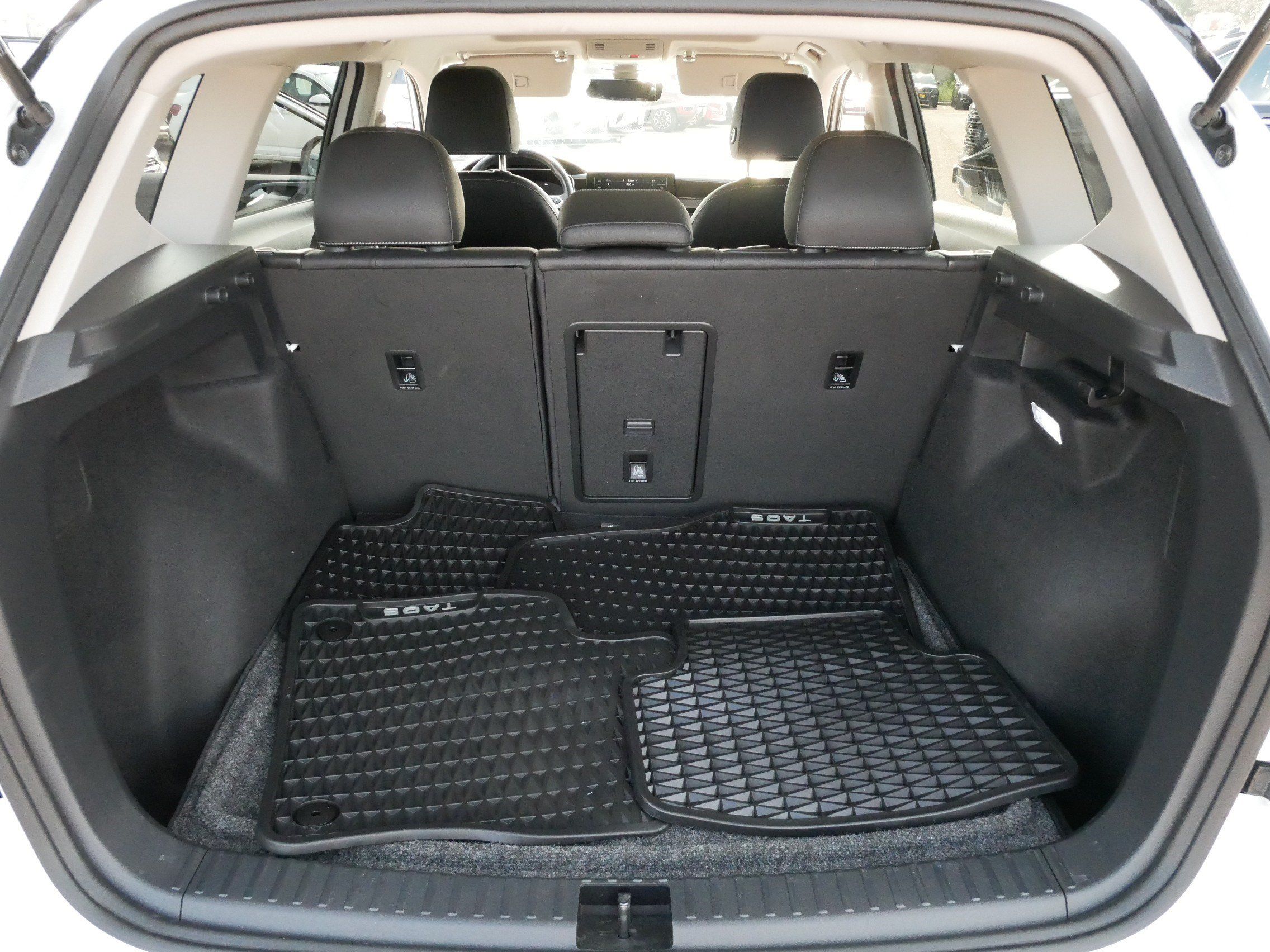 Certified 2025 Volkswagen Taos SE AWD/4WD image 18