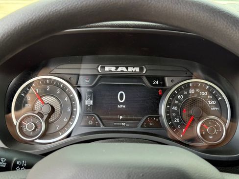 New 2026 RAM 1500 Express AWD/4WD image 18