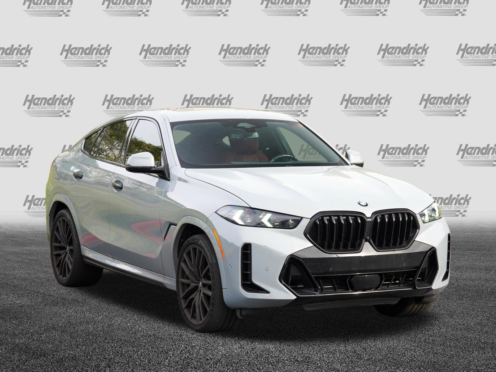 Certified 2025 BMW X6 xDrive40i w/ Executive Package AWD/4WD image 2