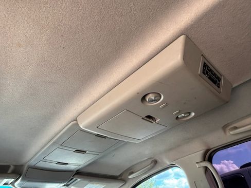 Used 2004 Nissan Titan LE w/ (Tow) Big Tow Pkg image 6