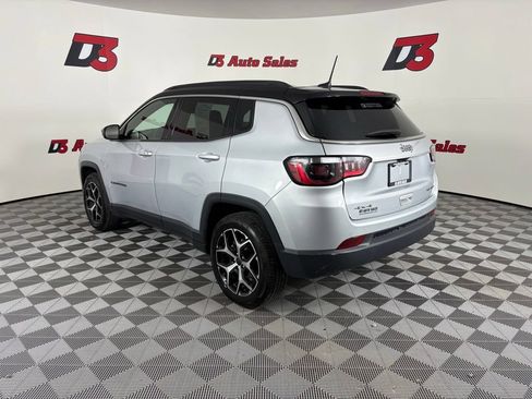 Used 2025 Jeep Compass Limited AWD/4WD image 5
