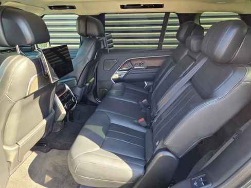 Used 2024 Land Rover Range Rover Long Wheelbase Autobiography AWD/4WD image 11