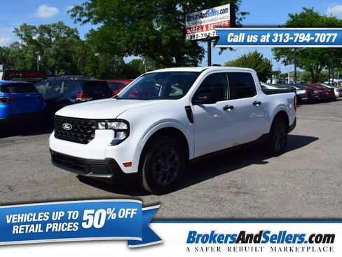 Used 2025 Ford Maverick XLT w/ Equipment Group 301A AWD/4WD image 1