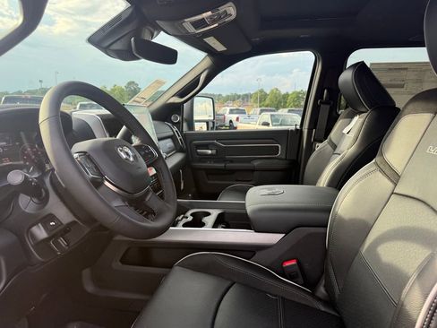 New 2026 RAM 2500 Laramie AWD/4WD image 5