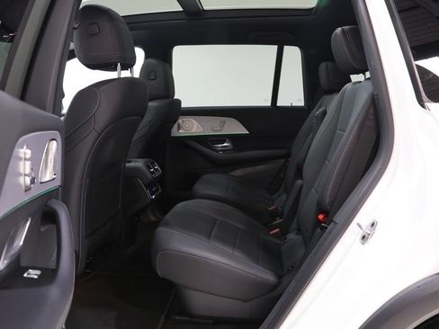 Used 2026 Mercedes-Benz GLS 450 4MATIC image 30