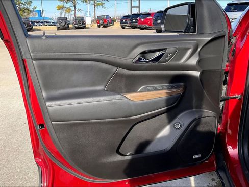 Used 2023 GMC Acadia SLE w/ Driver Convenience Package image 20