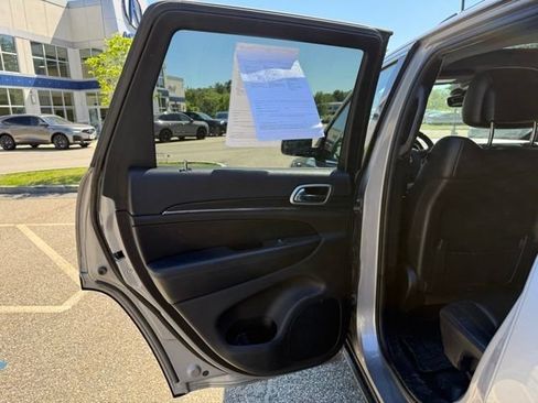 Used 2019 Jeep Grand Cherokee Limited AWD/4WD image 11