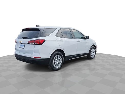 Used 2022 Chevrolet Equinox LS w/ LS Convenience Package image 8