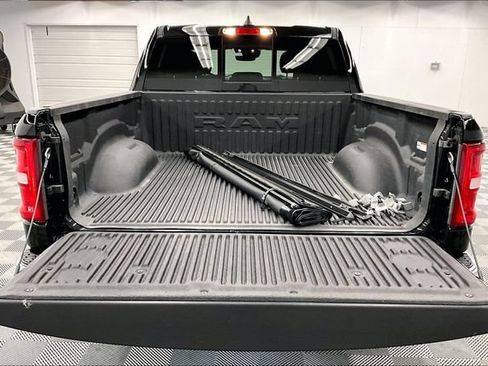 Used 2025 RAM 1500 Big Horn AWD/4WD image 32