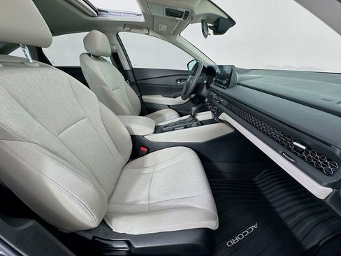 Used 2025 Honda Accord SE image 37