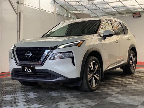 Used 2023 Nissan Rogue SL AWD/4WD image 3