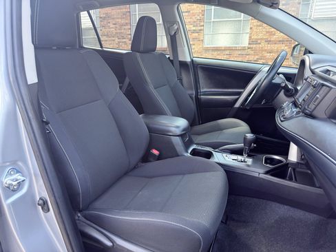 Used 2018 Toyota RAV4 XLE w/ Plus Extra Value Package AWD/4WD image 20