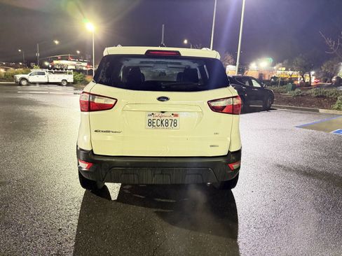 Used 2018 Ford EcoSport SE w/ SE Convenience Package image 4