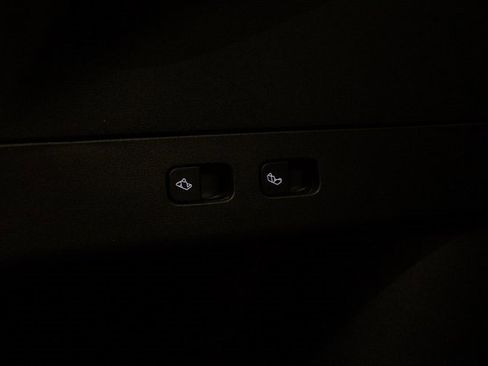 Used 2021 Tesla Model Y Long Range image 21