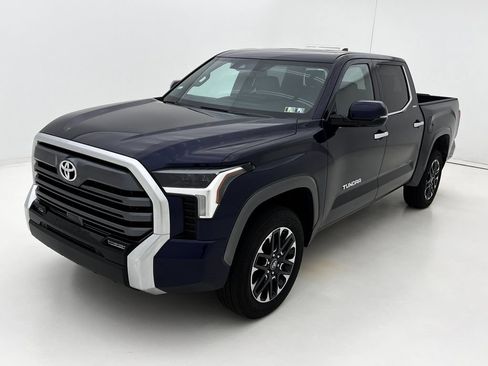 Used 2025 Toyota Tundra Limited AWD/4WD image 4