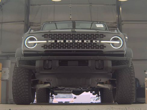 Used 2023 Ford Bronco Badlands w/ Sasquatch Package AWD/4WD image 62