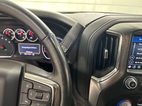 Used 2022 Chevrolet Silverado 1500 LT AWD/4WD image 17