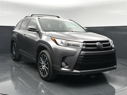 Used 2018 Toyota Highlander SE