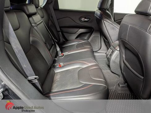 Used 2019 Jeep Cherokee Trailhawk w/ Cold Weather Group AWD/4WD image 39