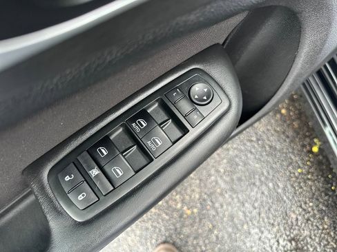 Used 2015 Chrysler 200 Limited w/ Convenience Group image 13