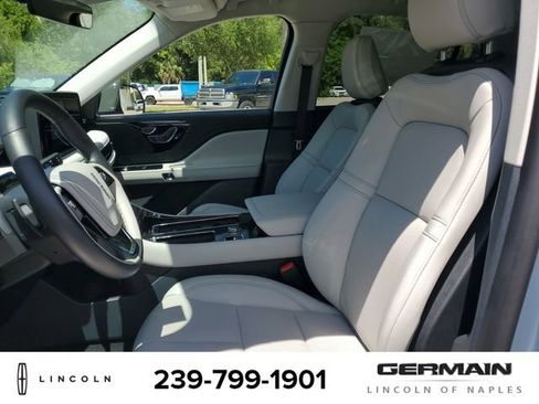 New 2026 Lincoln Aviator 2WD image 18