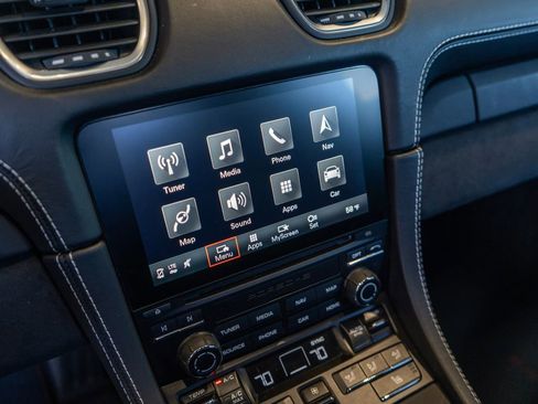 Used 2021 Porsche 718 Boxster Spyder image 22