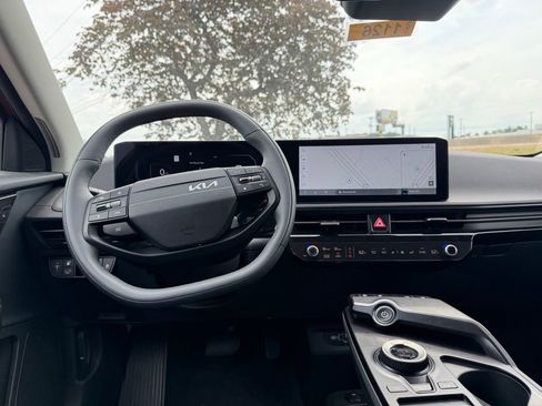 New 2025 Kia EV6 Wind RWD image 19
