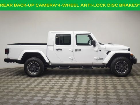 Used 2023 Jeep Gladiator Overland AWD/4WD image 13