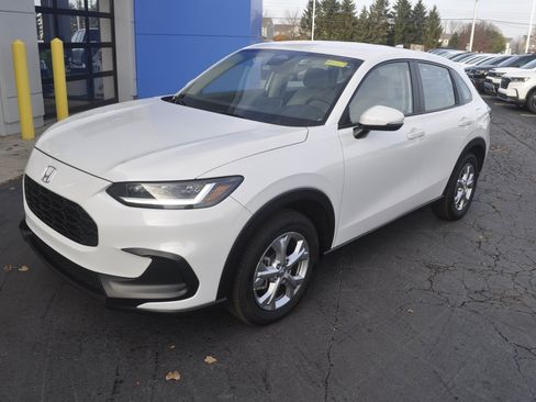 Certified 2025 Honda HR-V LX image 3